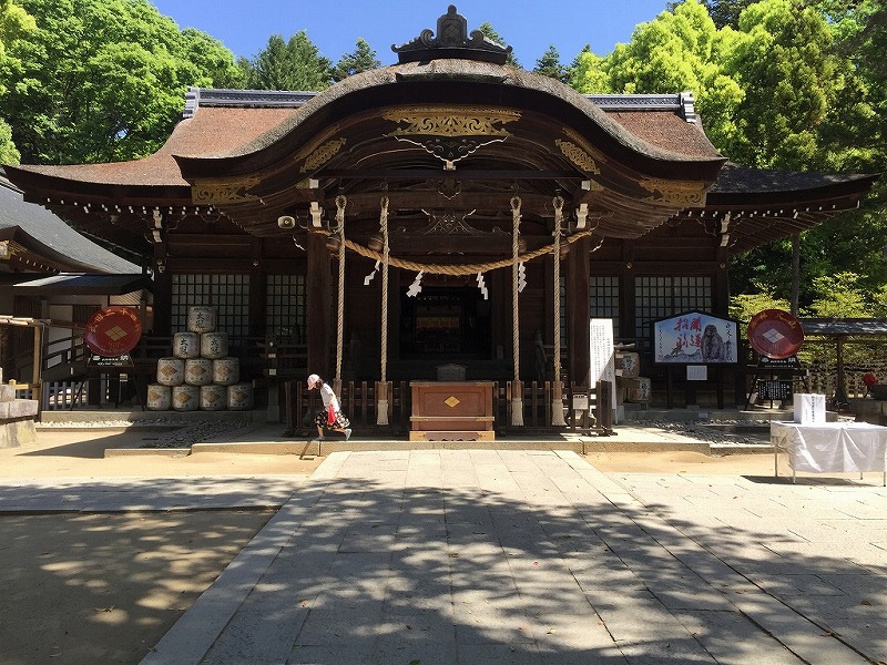 武田神社拝殿