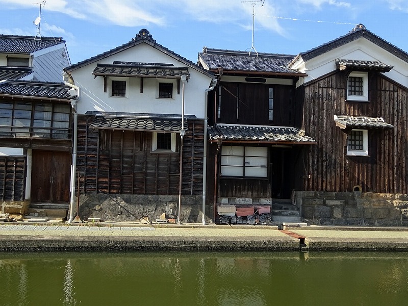 旧賀茂川沿いの蔵