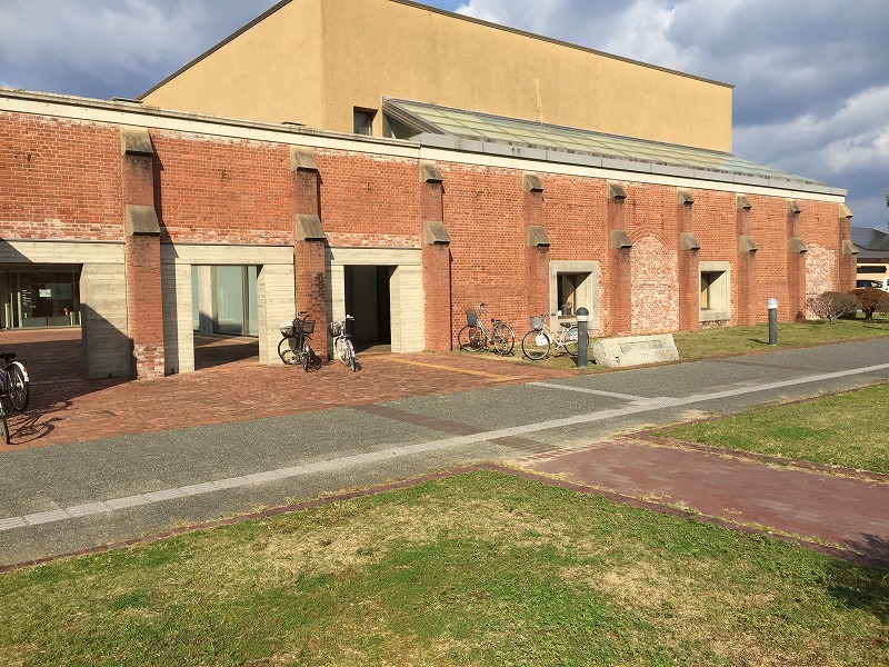 洲本市立図書館