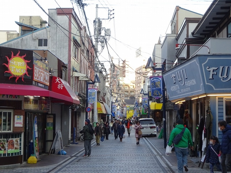 どぶ板商店街