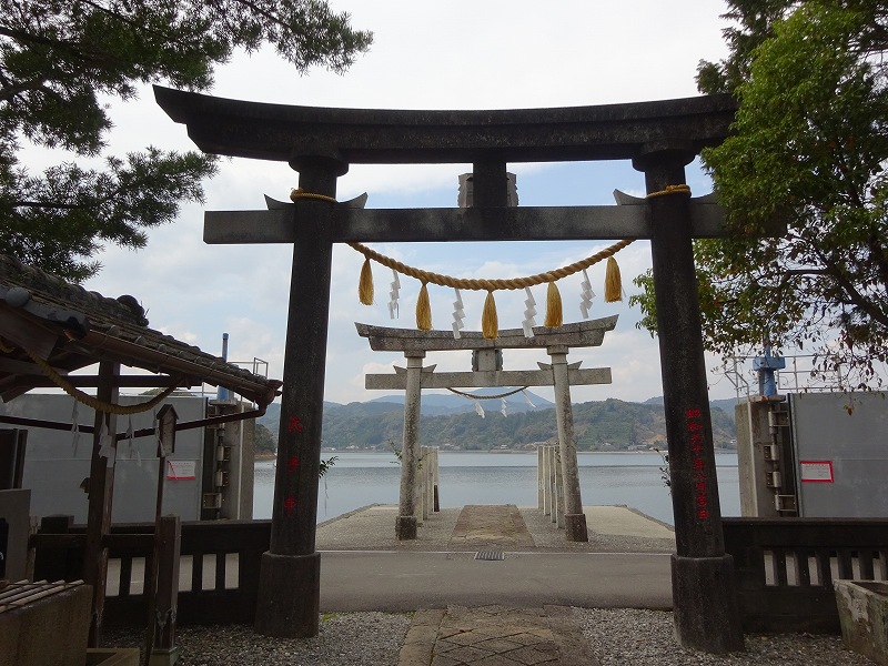 鳴無神社