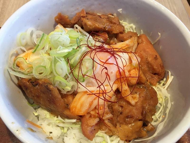 各務原キムチ焼鳥丼