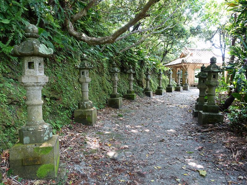 名護神社