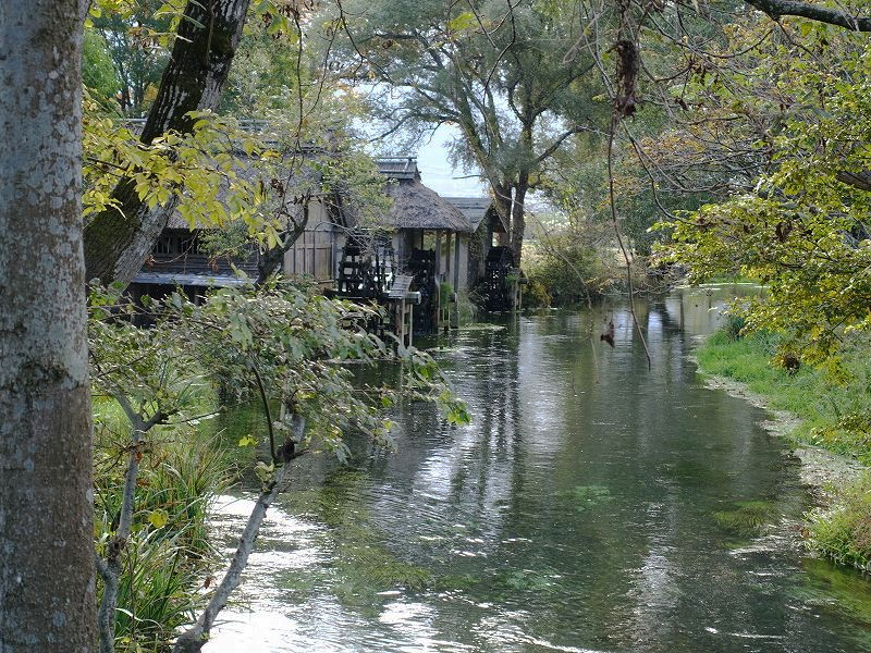 三連水車小屋