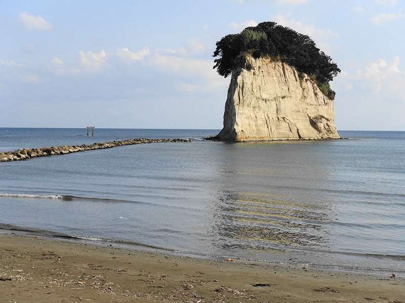 見附島