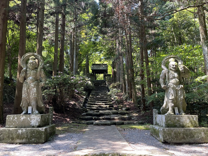 両子寺　仁王像