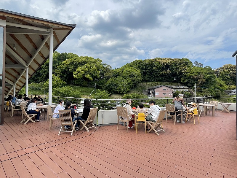 武雄市こども図書館