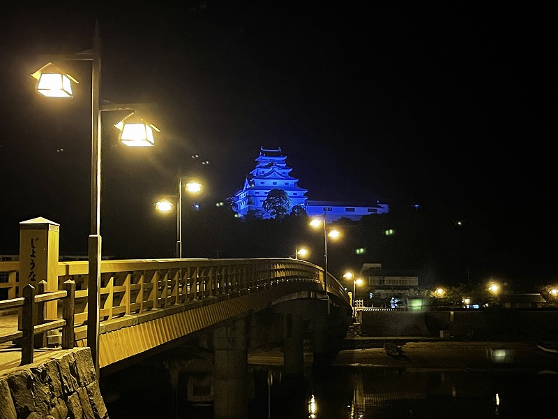 夜の唐津城