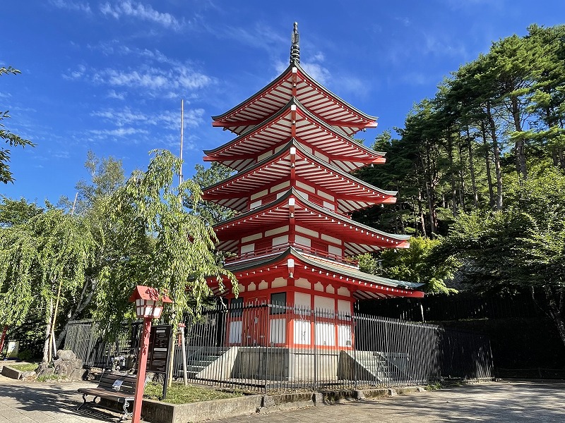 新倉山浅間公園　忠霊塔