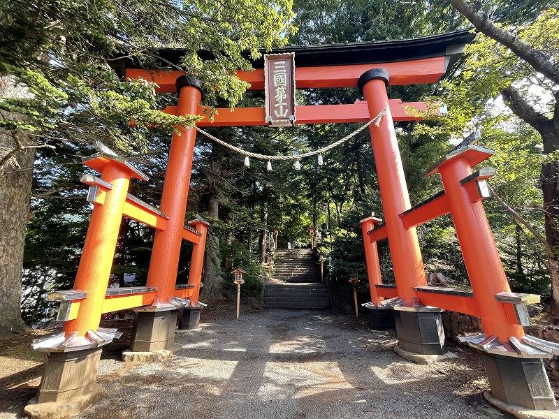 三國第一山新倉富士浅間神社