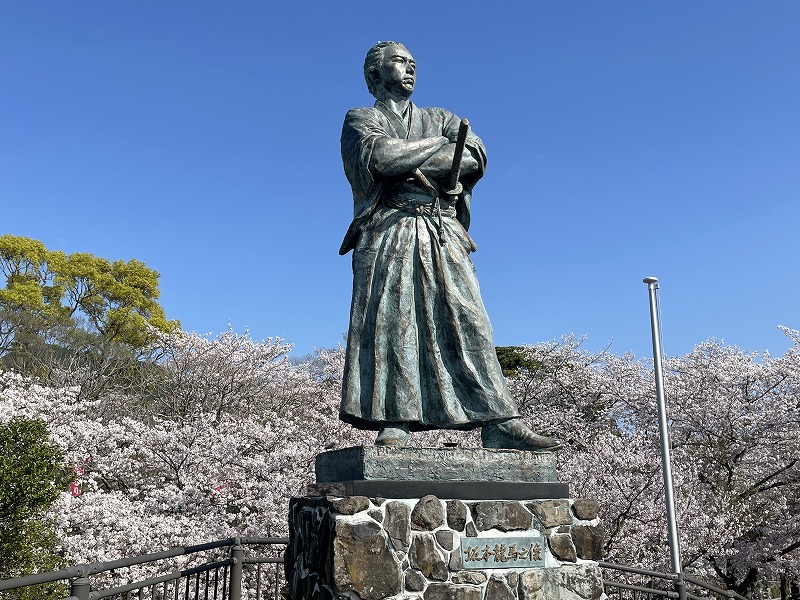 風頭公園　坂本龍馬像