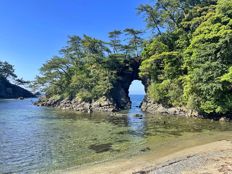 名鏡洞