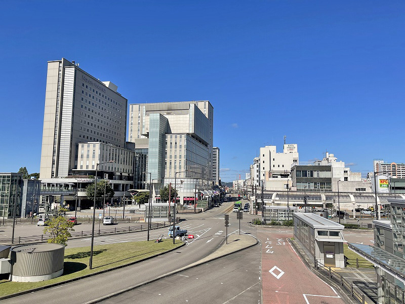 ウイング・ウイング高岡