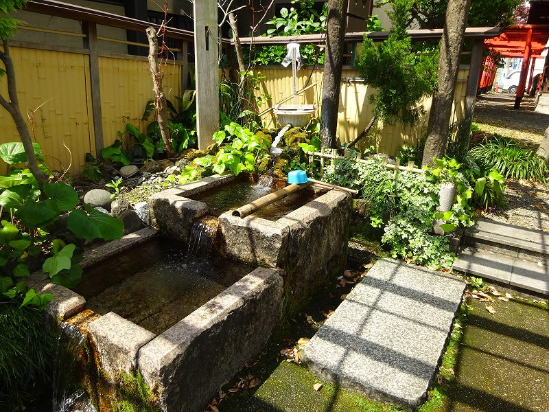 高屋稲荷神社の井戸