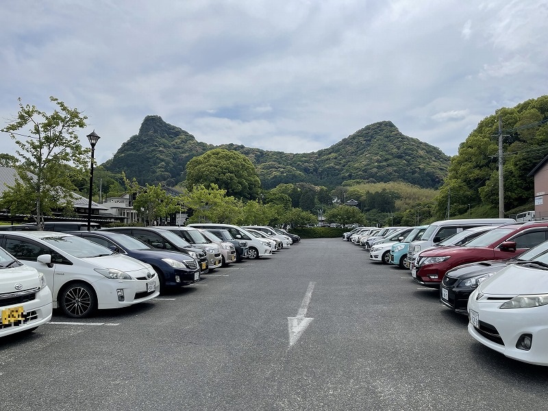 武雄市図書館・歴史資料館　駐車場