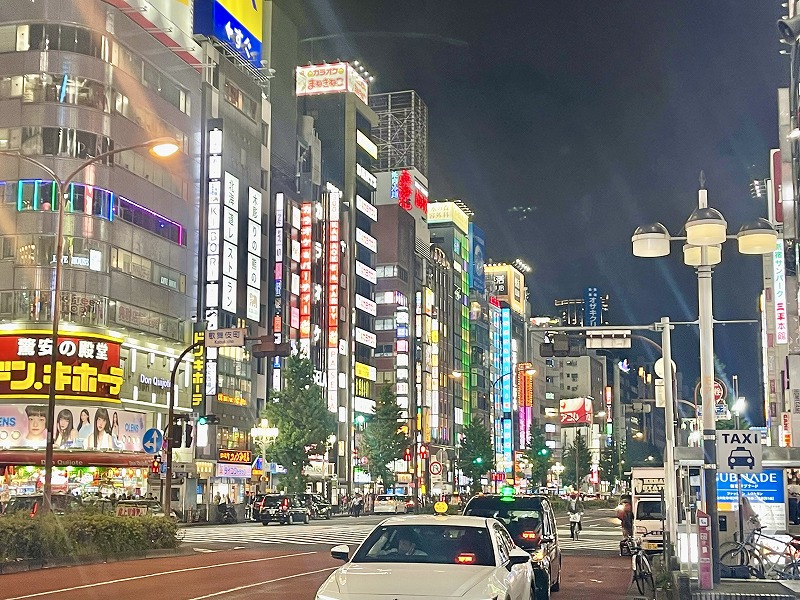 ネオン街