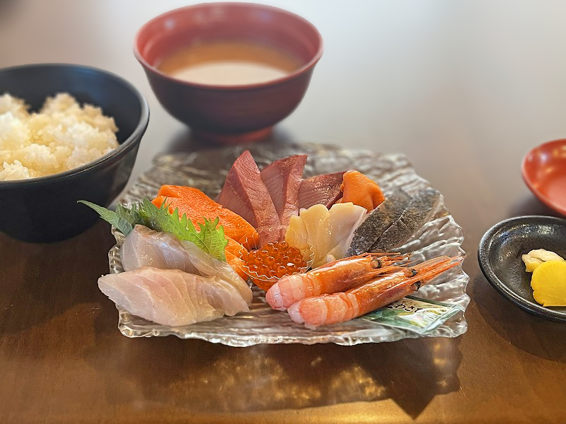 大六丸 海鮮刺身定食8種盛り