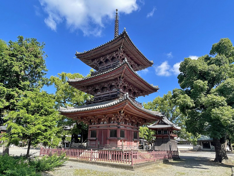 斑鳩寺　三重塔