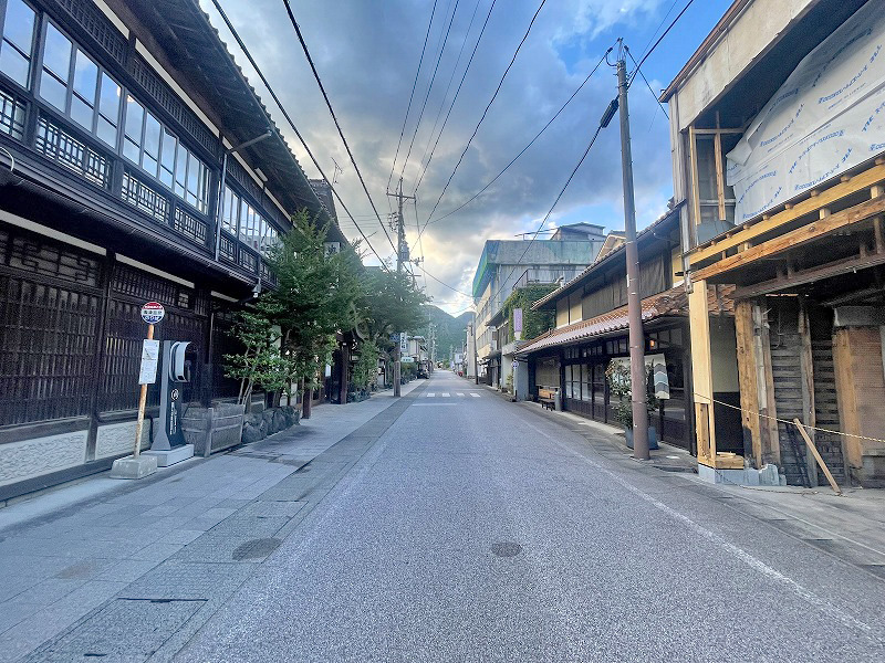 奥津温泉温泉街