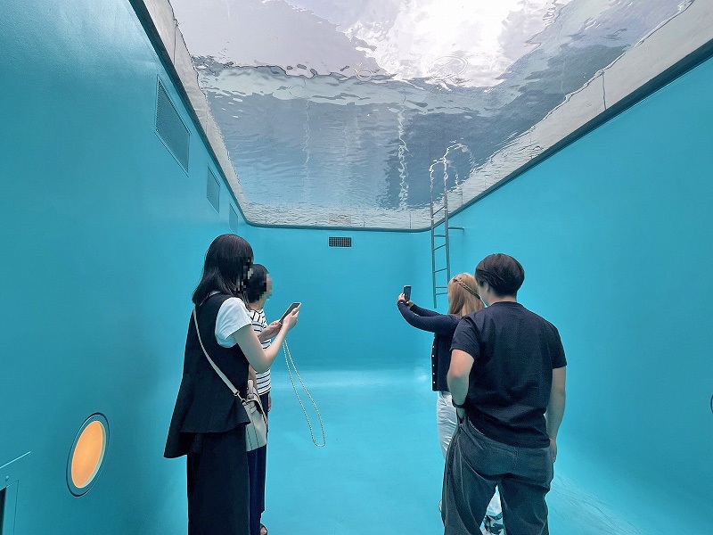 スイミング・プール