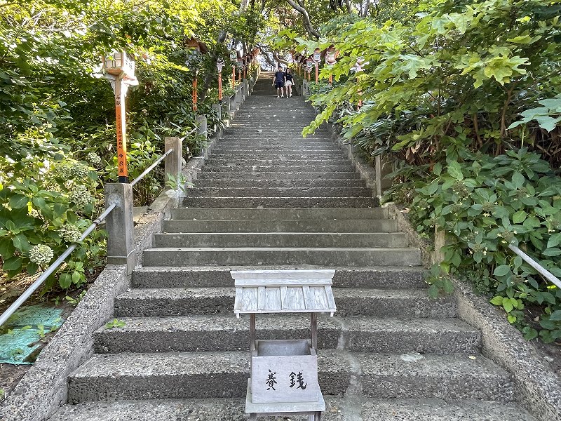 高山稲荷神社 参道