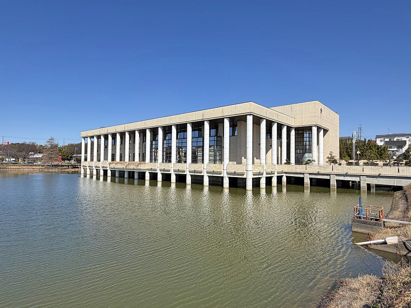 武豊町立図書館