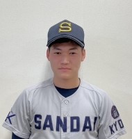 由上 慶