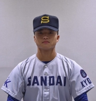 由上 慶