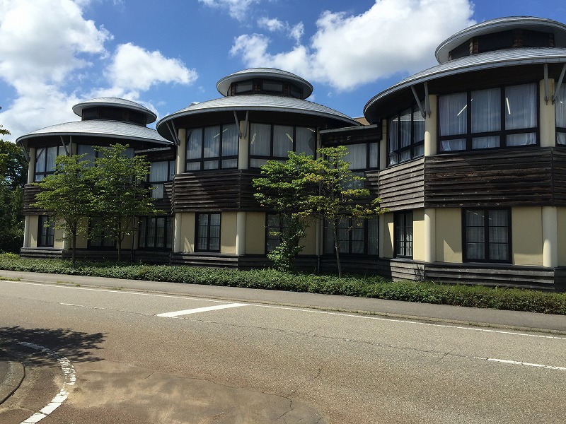 小矢部市立図書館 おとぎの館