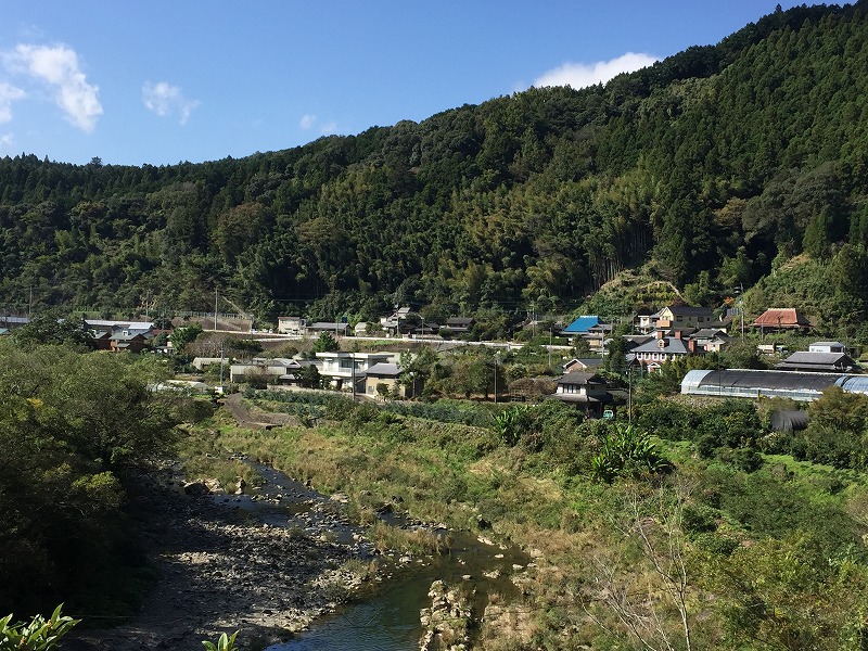 勝浦川