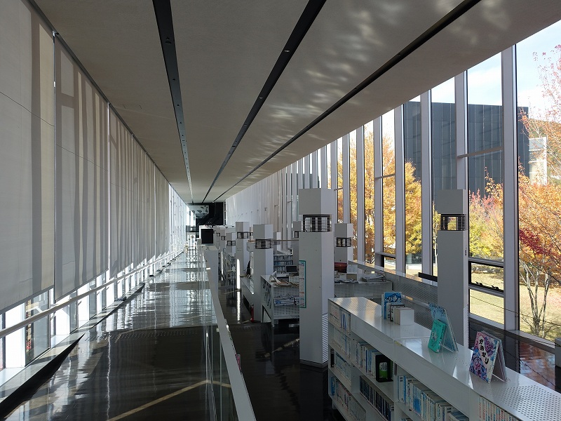 茅野市民館図書室