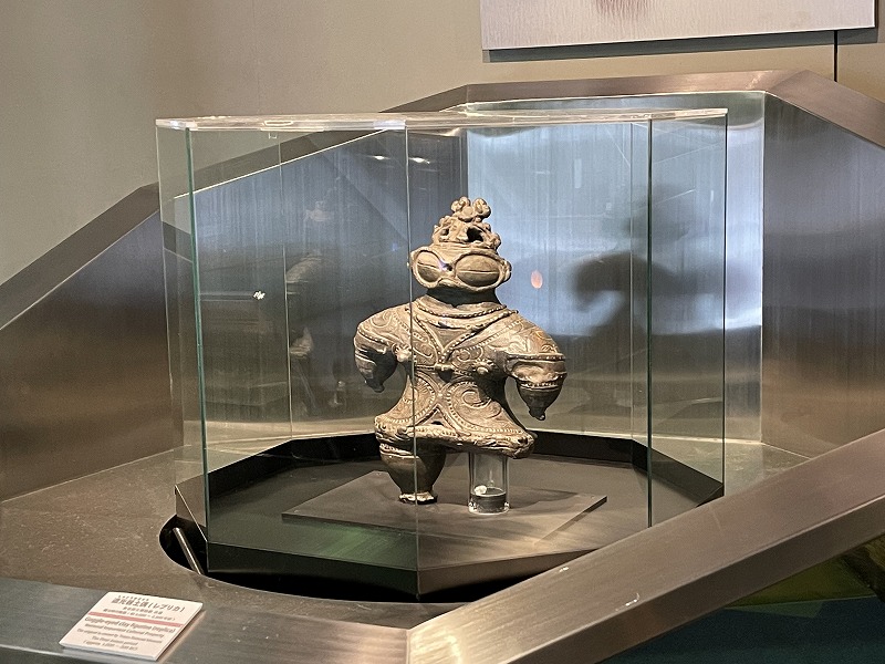 つがる市縄文文化住居展示資料館カルコ 遮光器土偶