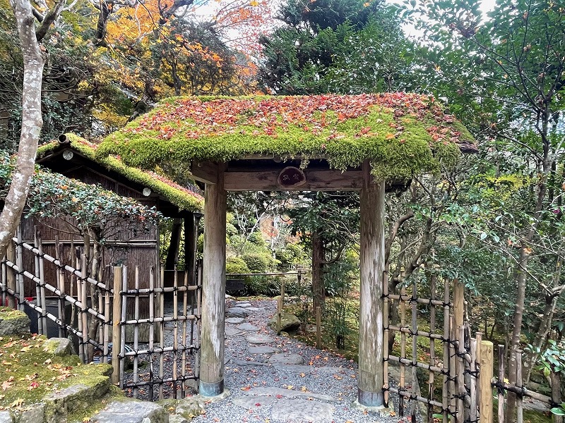 寂光院 孤雲 門