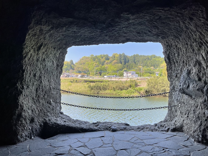 青の洞門 明かり窓