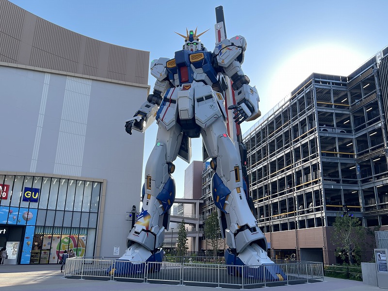 ららぽーと福岡 ガンダム立像