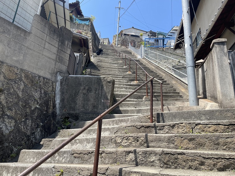 両城の200階段