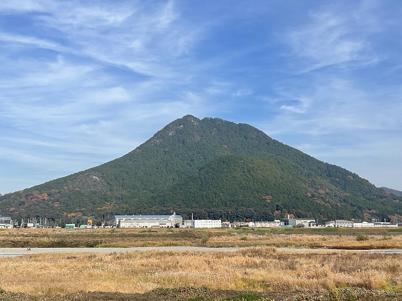 三上山