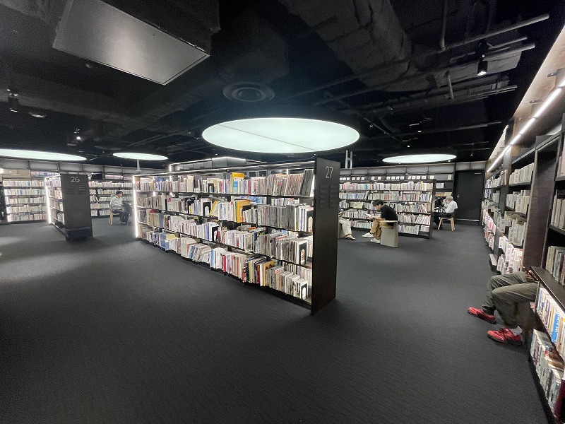 寝屋川市立中央図書館