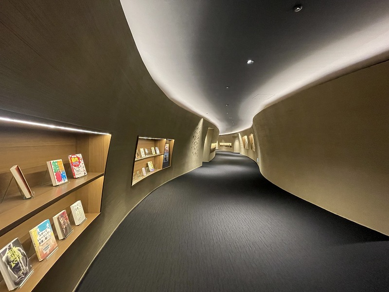 寝屋川市立中央図書館
