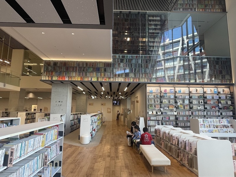 箕面市立船場図書館
