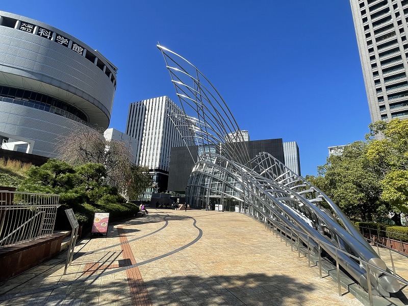 国立国際美術館