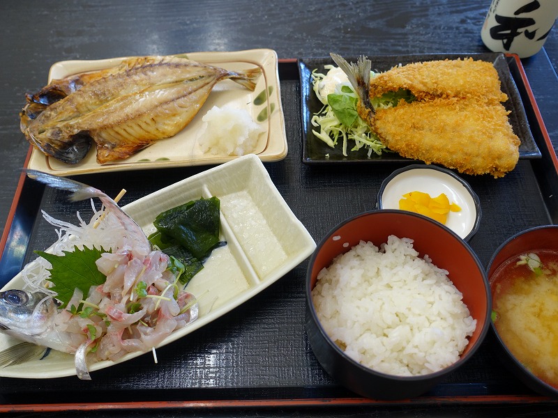 あじや