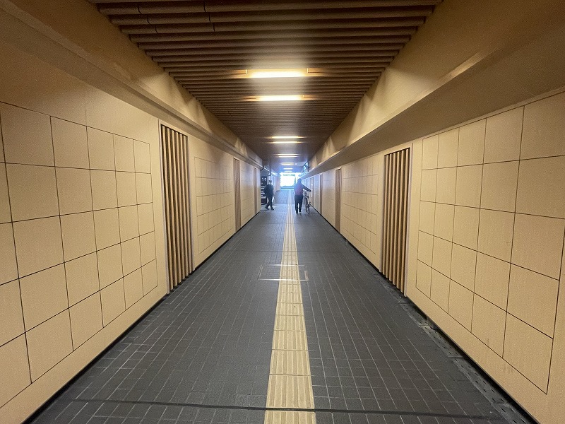 JR高槻駅西口地下通路