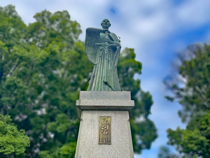 高山右近像