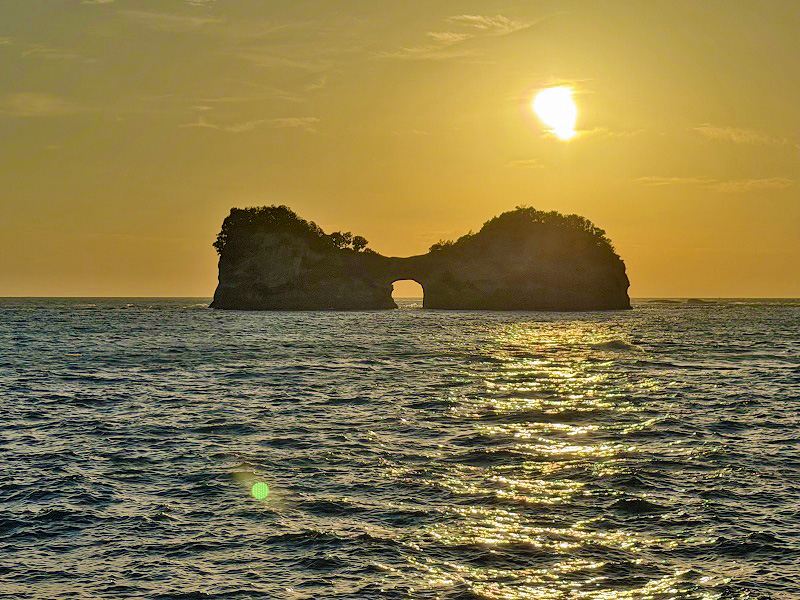 円月島