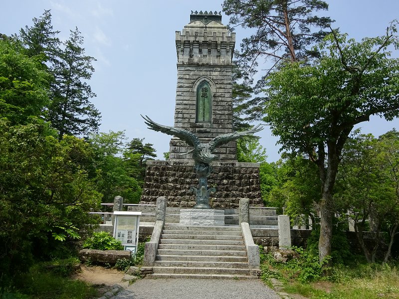 昭忠碑